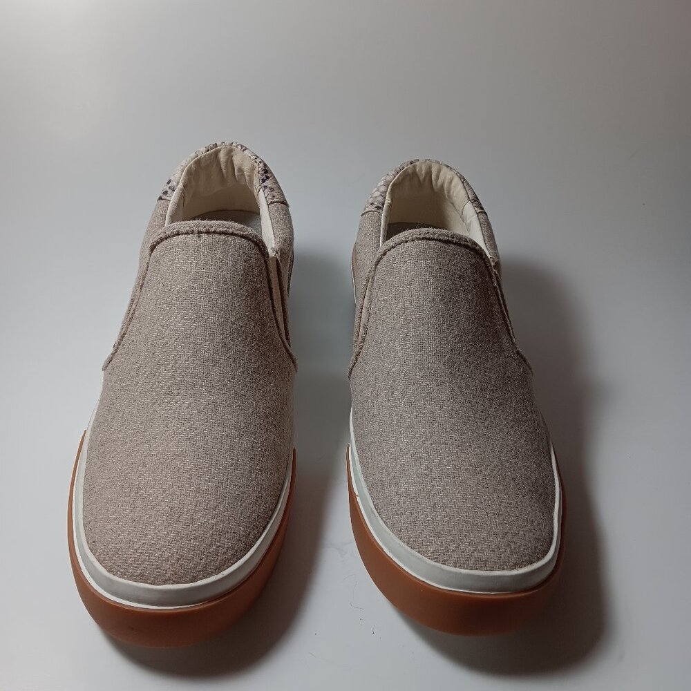 Dolce Vita, zimr slip-on sneakers in tan color size  5